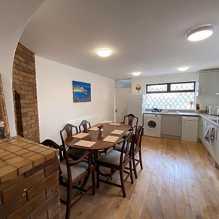4-Bedroom Home - Perfect For Those Working In Bridgend - By Tailored Accommodation Bagian luar foto
